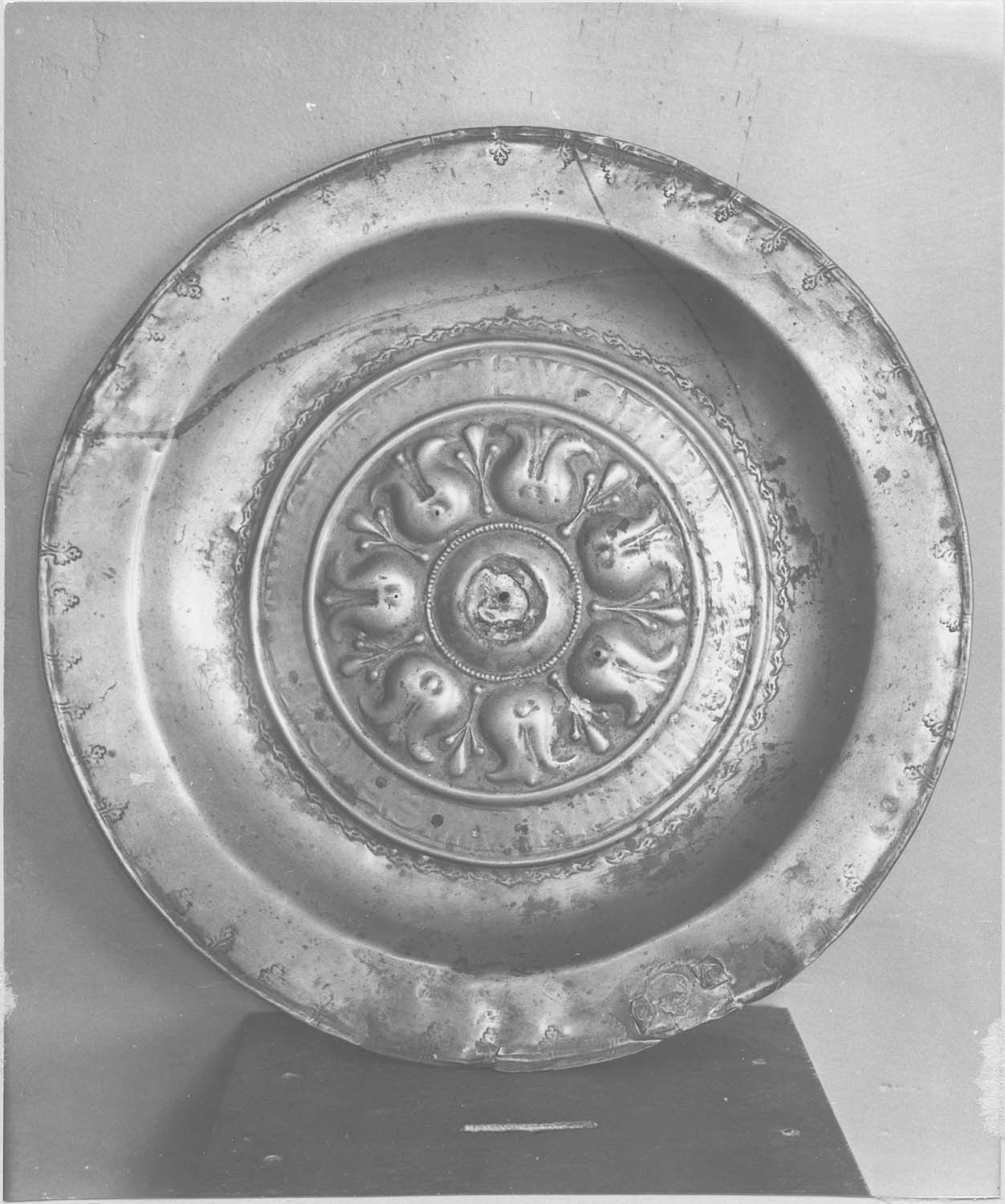 plat à quêter, vue générale - © Ministère de la Culture (France), Médiathèque du patrimoine et de la photographie (objets mobiliers), tous droits réservés