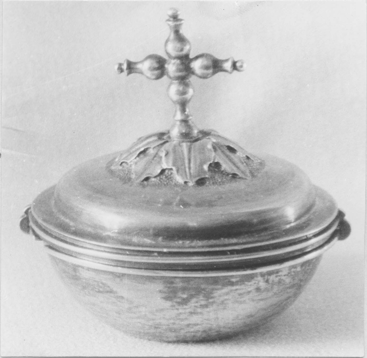 ciboire (pyxide), vue générale - © Ministère de la Culture (France), Médiathèque du patrimoine et de la photographie (objets mobiliers), tous droits réservés