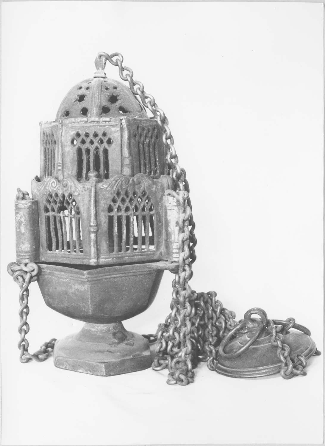 encensoir, vue générale - © Ministère de la Culture (France), Médiathèque du patrimoine et de la photographie (objets mobiliers), tous droits réservés