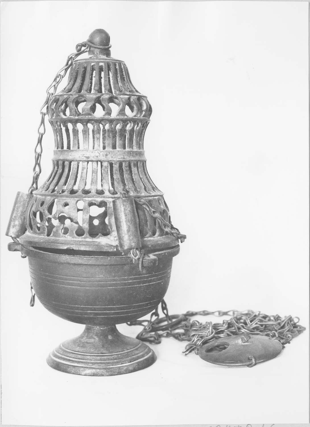 encensoir, vue générale - © Ministère de la Culture (France), Médiathèque du patrimoine et de la photographie (objets mobiliers), tous droits réservés