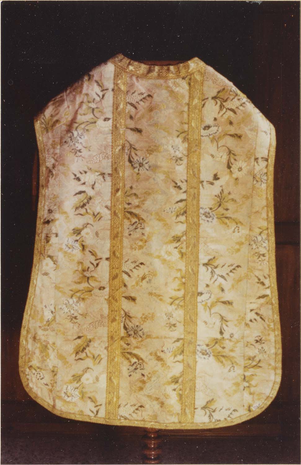 chasuble, vue générale - © Ministère de la Culture (France), Médiathèque du patrimoine et de la photographie (objets mobiliers), tous droits réservés