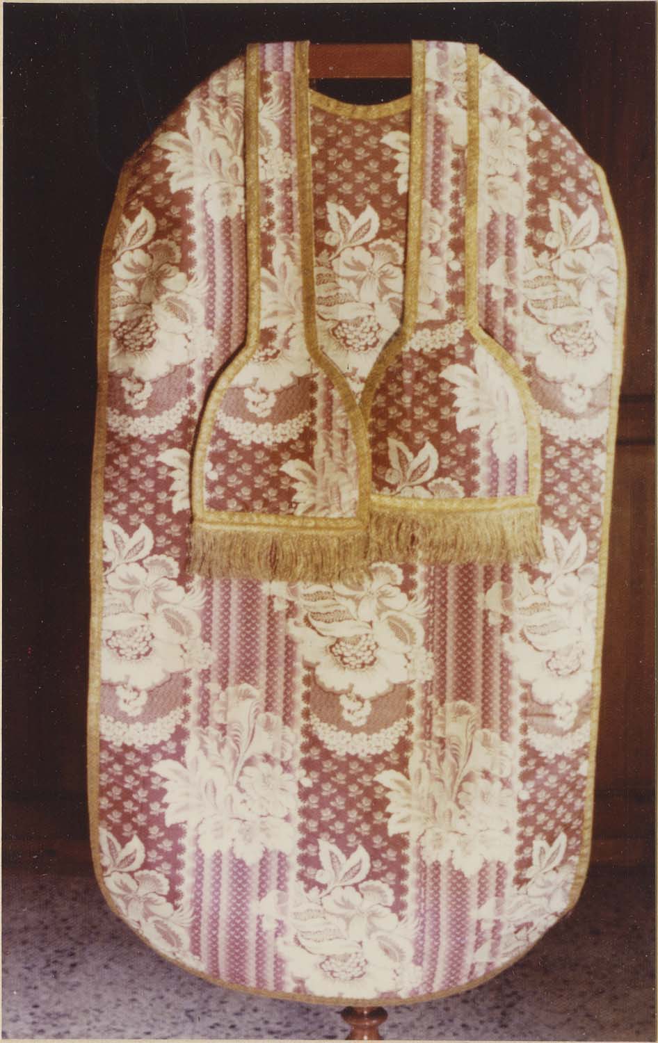 chasuble, étole, vue générale - © Ministère de la Culture (France), Médiathèque du patrimoine et de la photographie (objets mobiliers), tous droits réservés