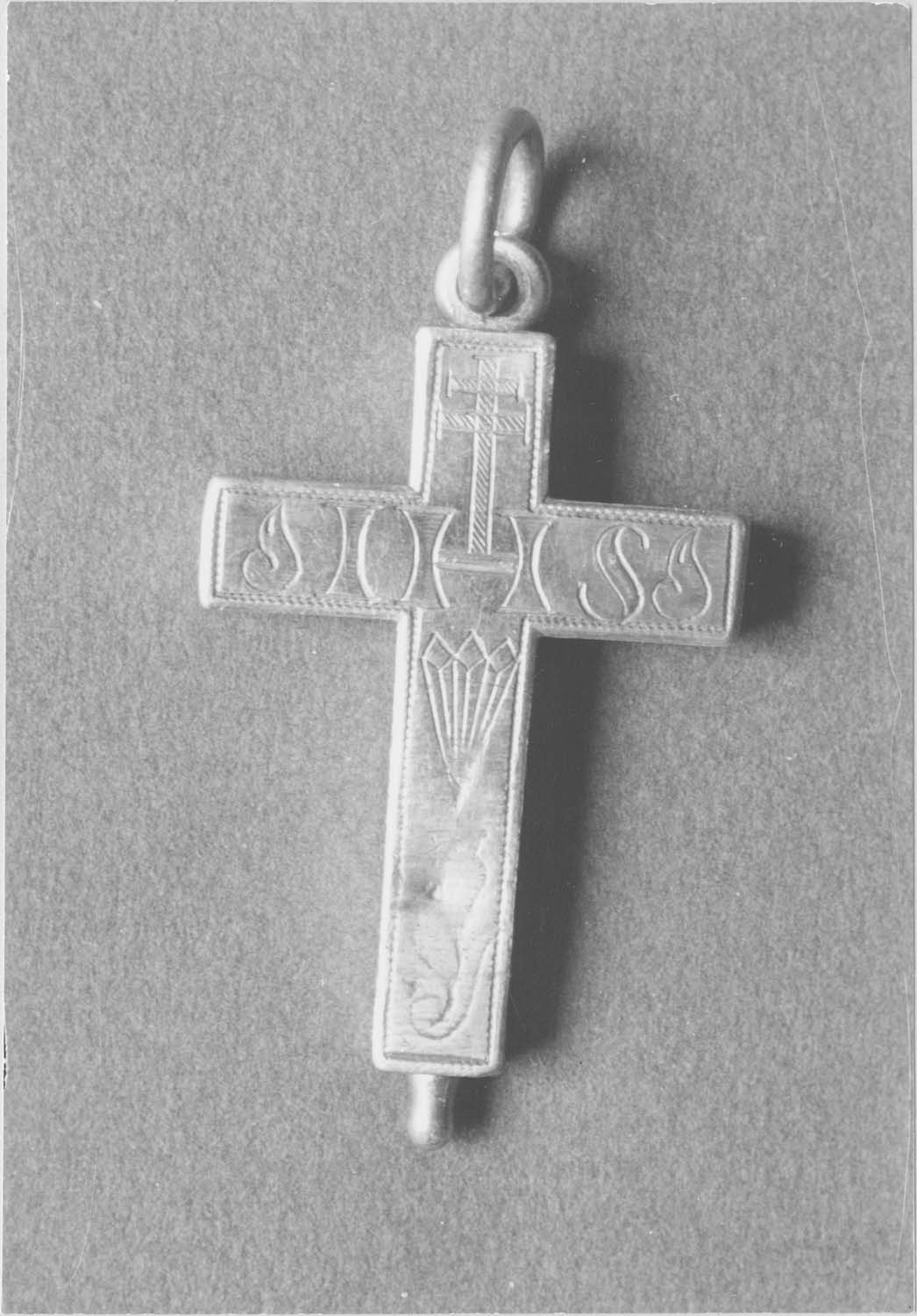 croix-reliquaire, recto, vue générale - © Ministère de la Culture (France), Médiathèque du patrimoine et de la photographie (objets mobiliers), tous droits réservés
