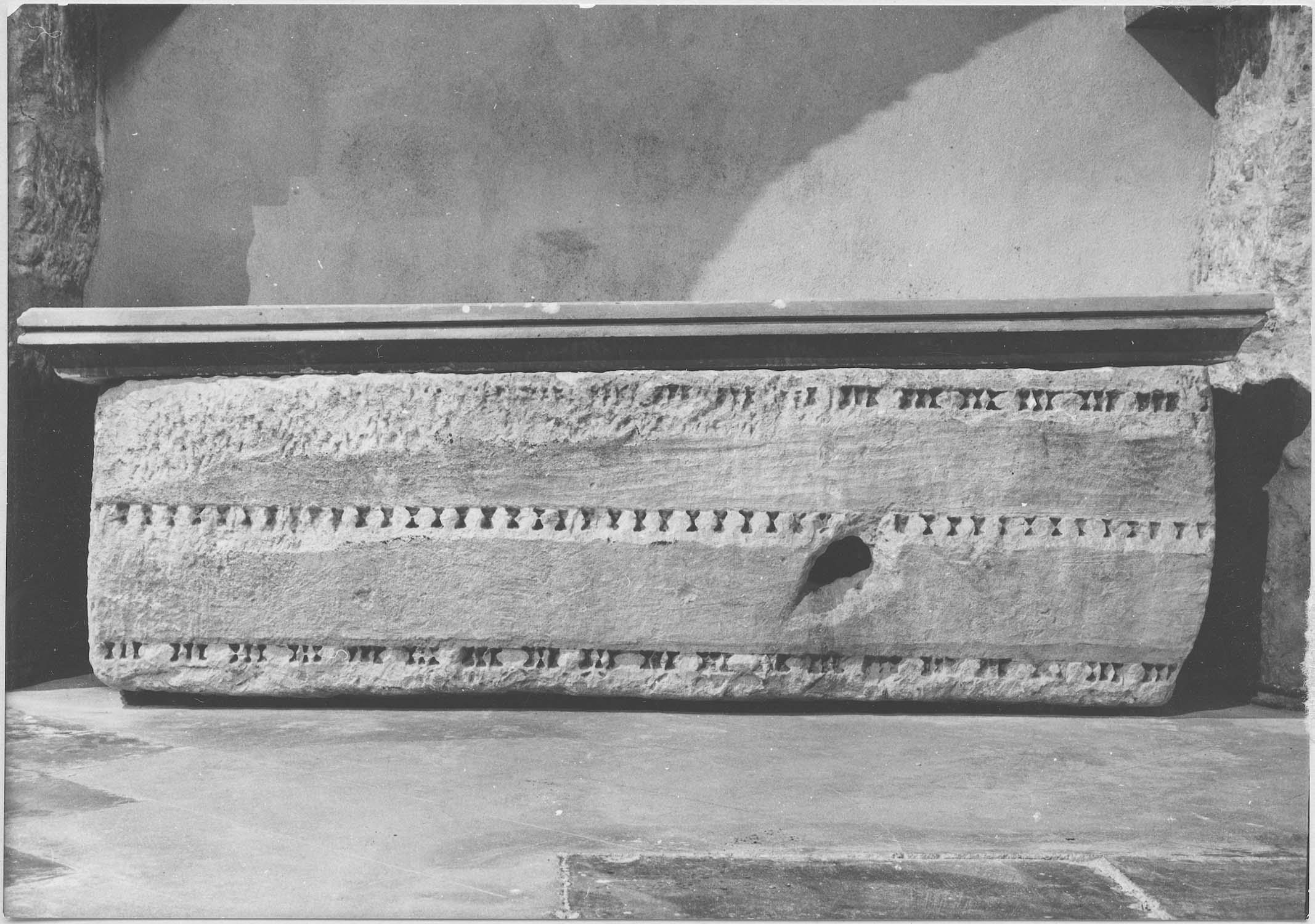 sarcophage, vue générale