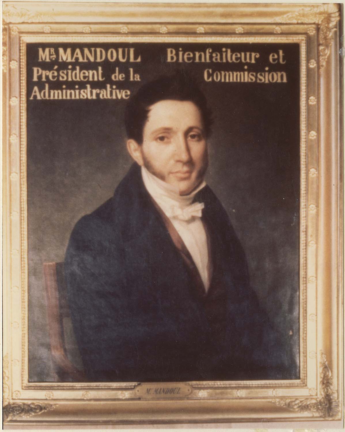 tableau : M. Mandoul, bienfaiteur et président de la Commission administrative, cadre, vue générale