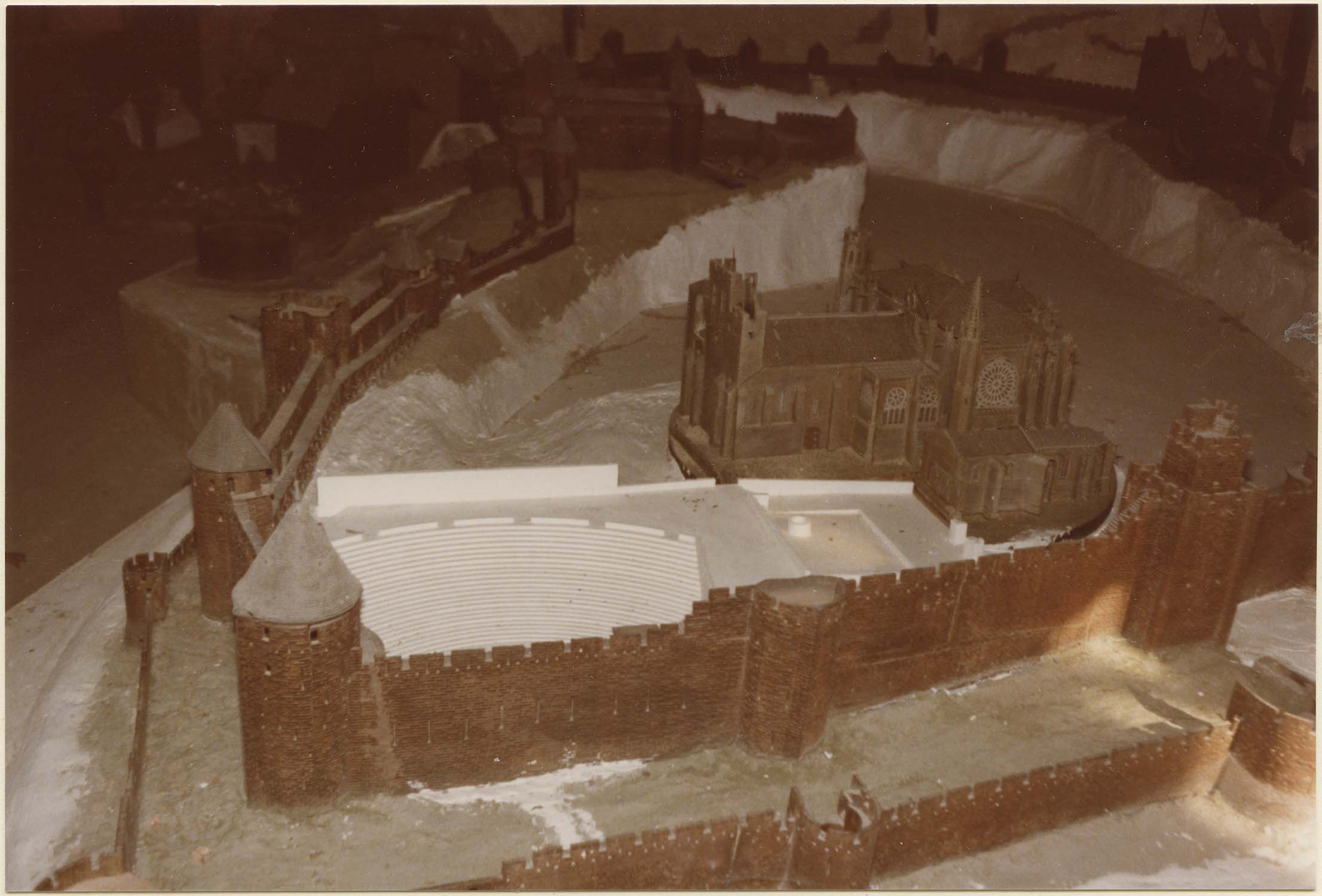 maquette de la Cité et de Saint-Nazaire