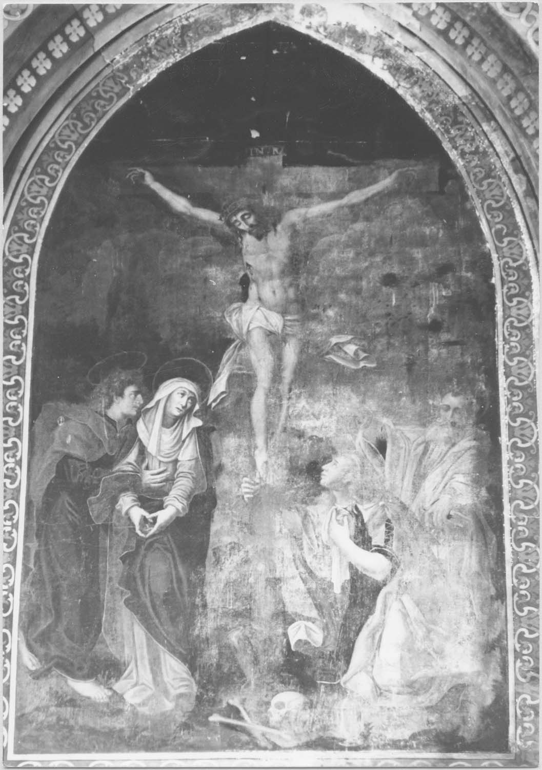 tableau : Le Christ en croix entre saint Jean, la Vierge, Marie-Madeleine et saint Pierre , vue générale