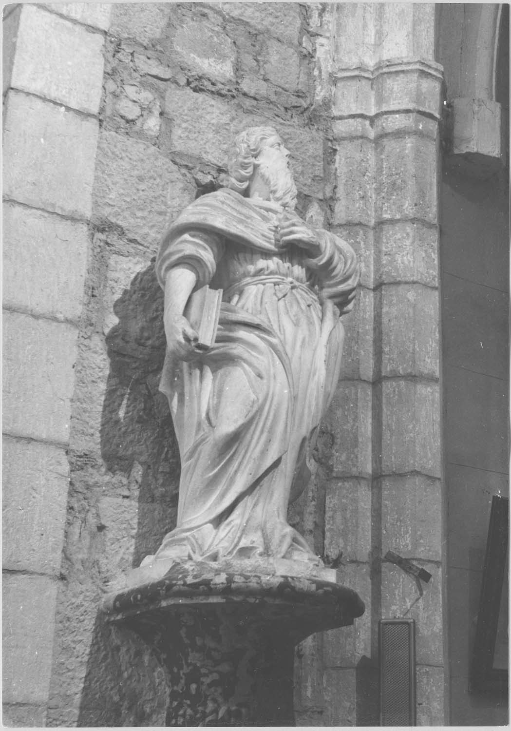 statue, vue générale