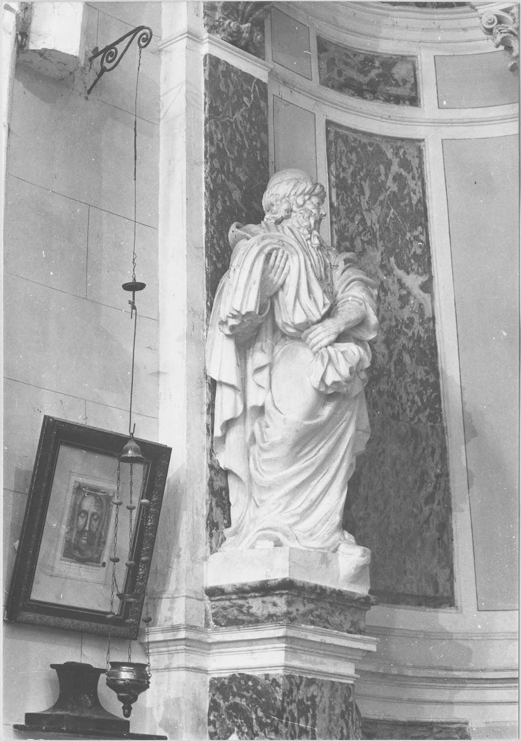 statue, vue générale