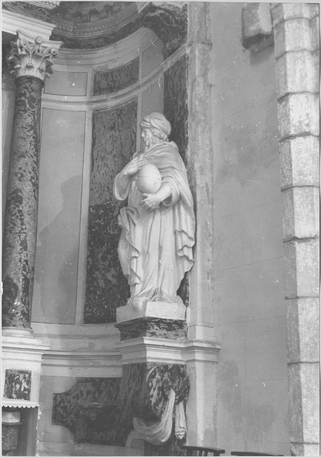 statue, vue générale