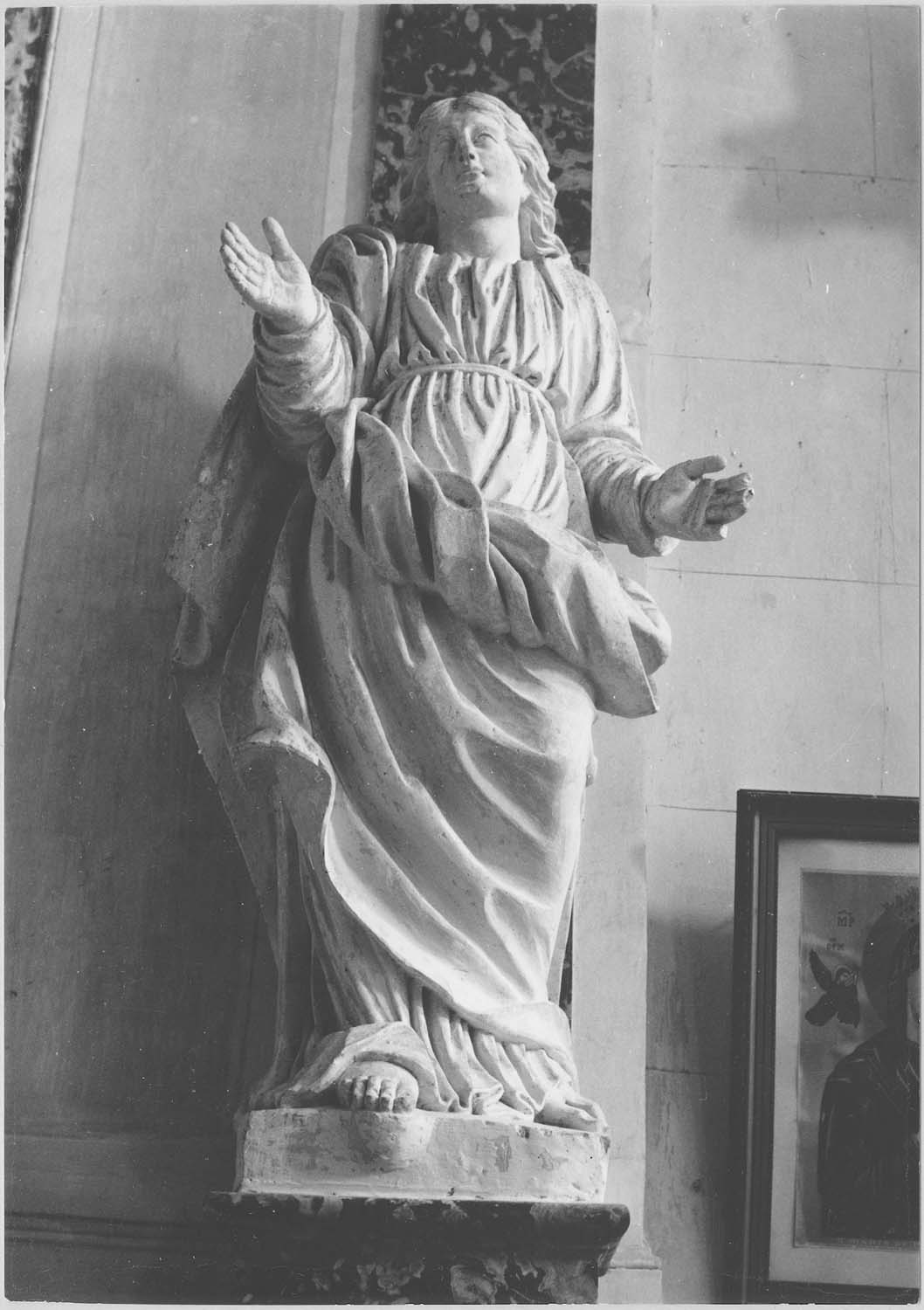 statue, vue générale