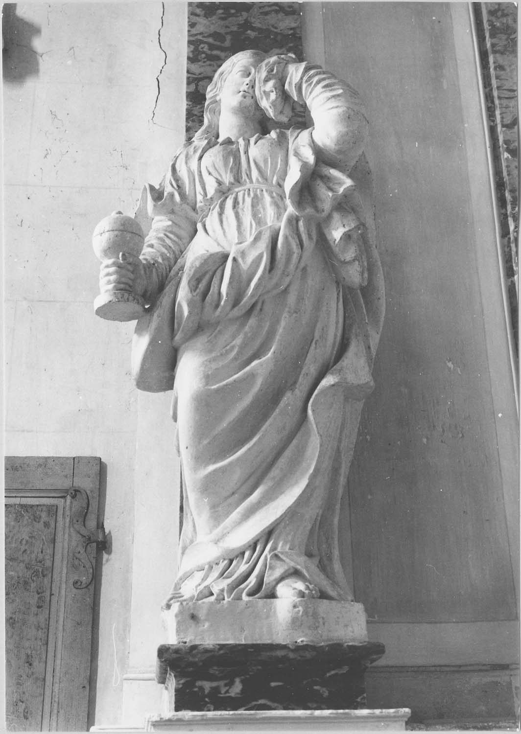 statue, vue générale