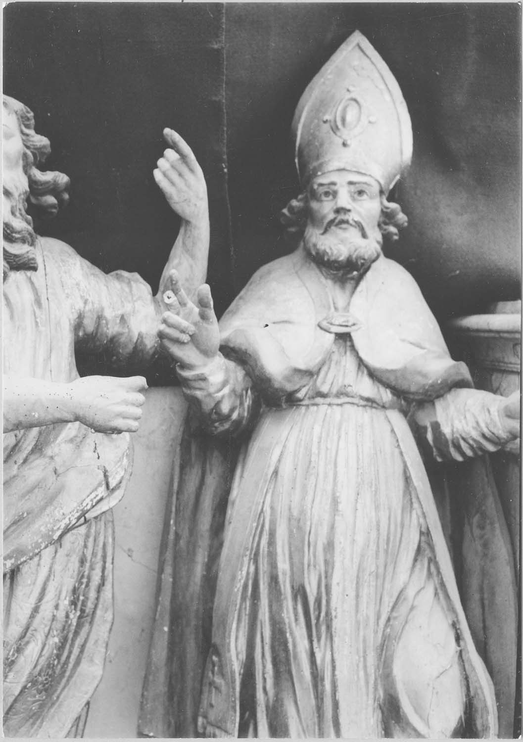 statue : saint Ambroise, vue générale