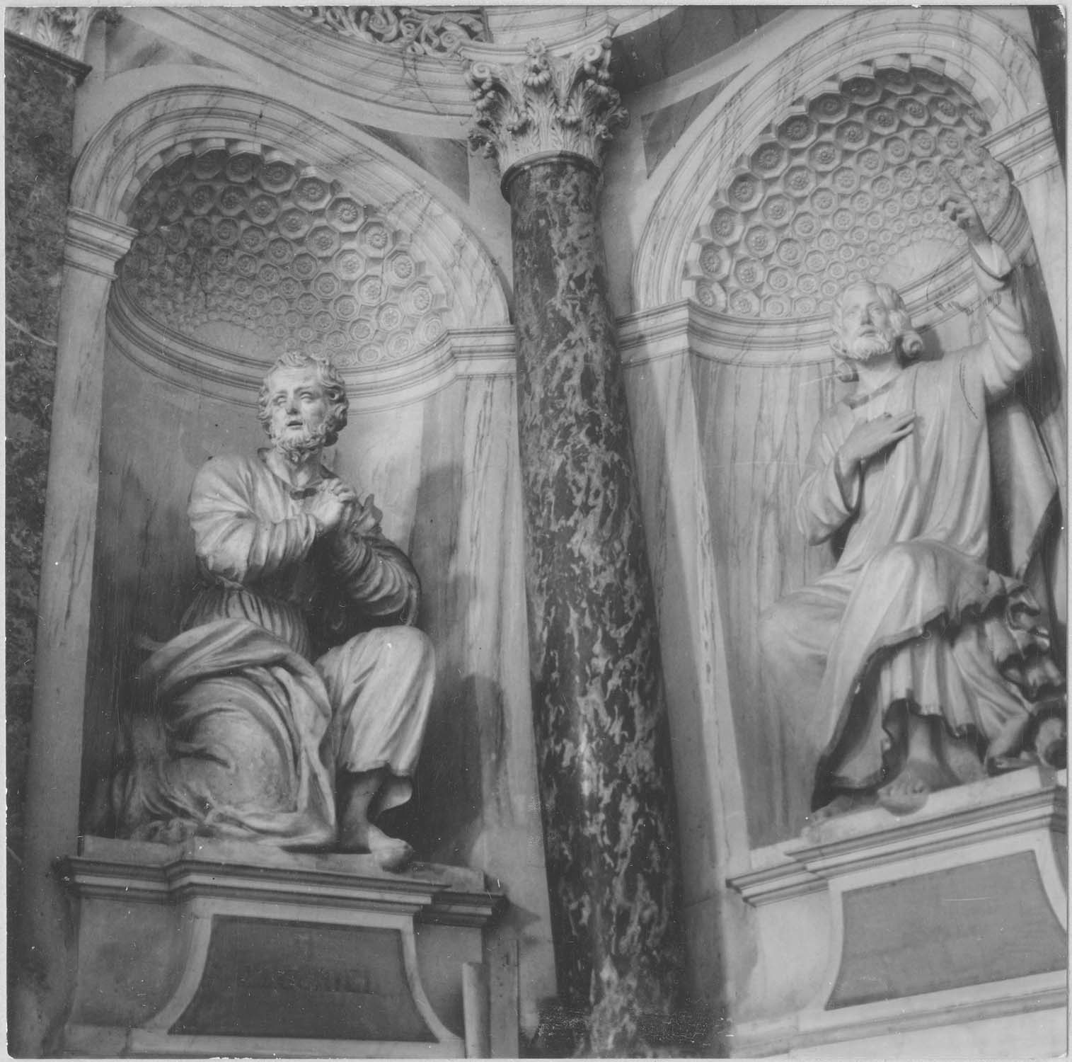 statues du retable du maître autel, vue partielle - © Ministère de la Culture (France), Médiathèque du patrimoine et de la photographie, diffusion RMN-GP