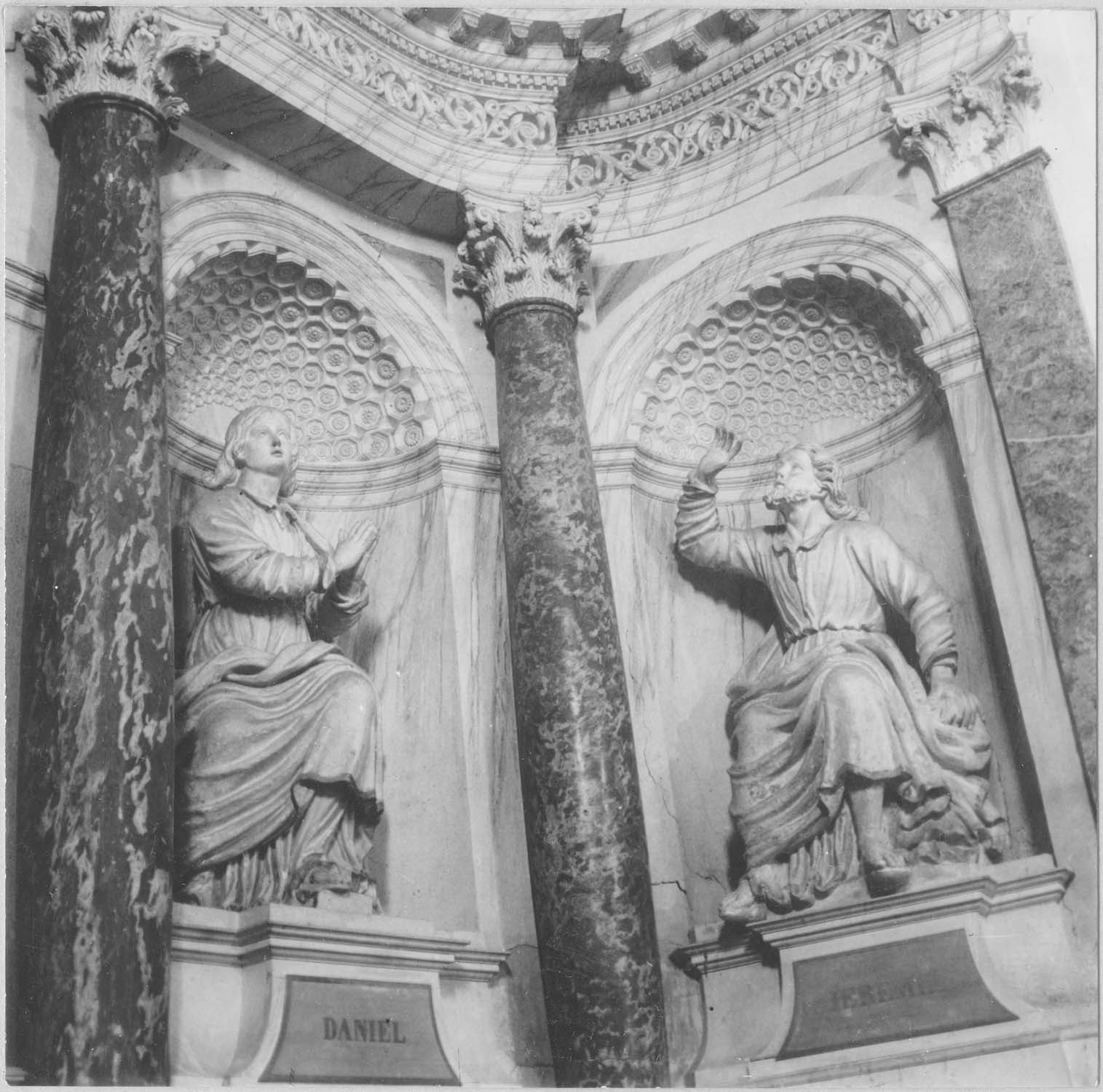statues du retable du maître autel, vue partielle - © Ministère de la Culture (France), Médiathèque du patrimoine et de la photographie, diffusion RMN-GP