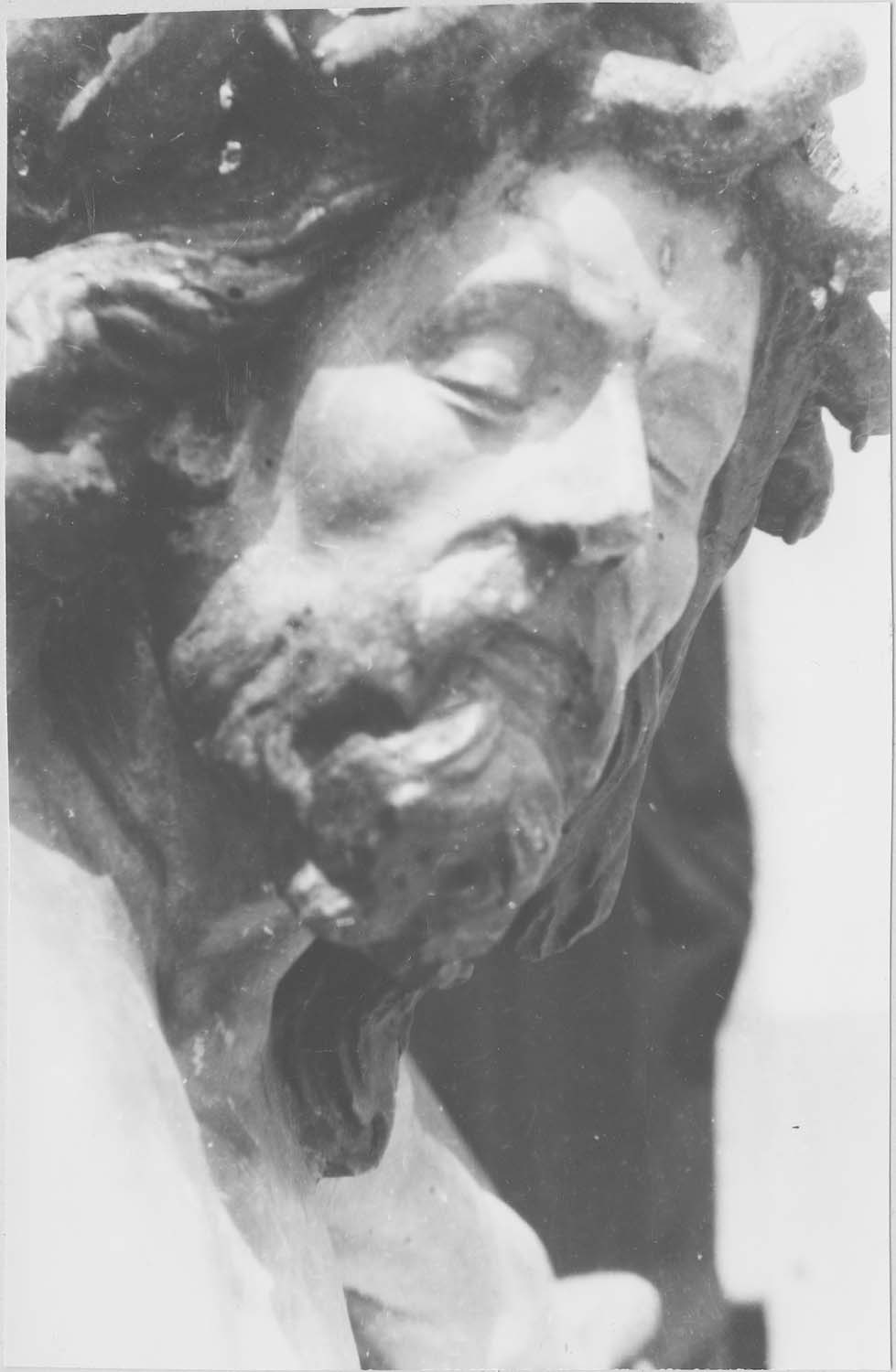 statue (crucifix) : Christ en croix, détail - © Ministère de la Culture (France), Médiathèque du patrimoine et de la photographie, diffusion RMN-GP
