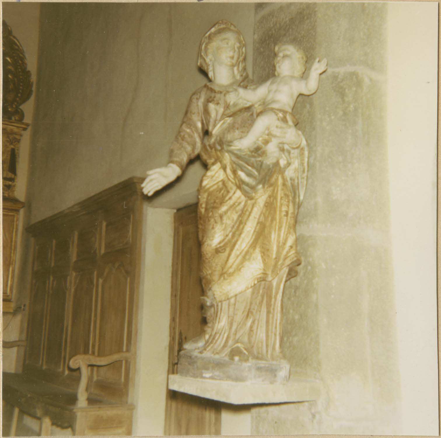 statue : Vierge à l'Enfant, vue générale