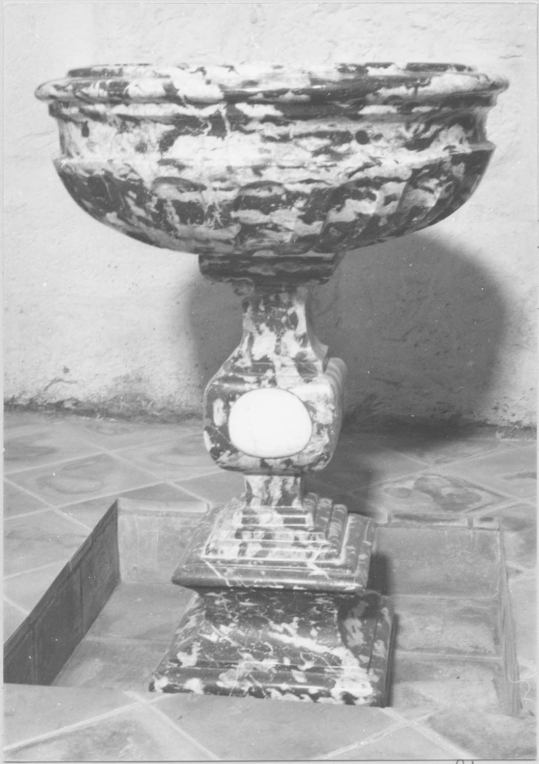 fonts baptismaux, vue générale