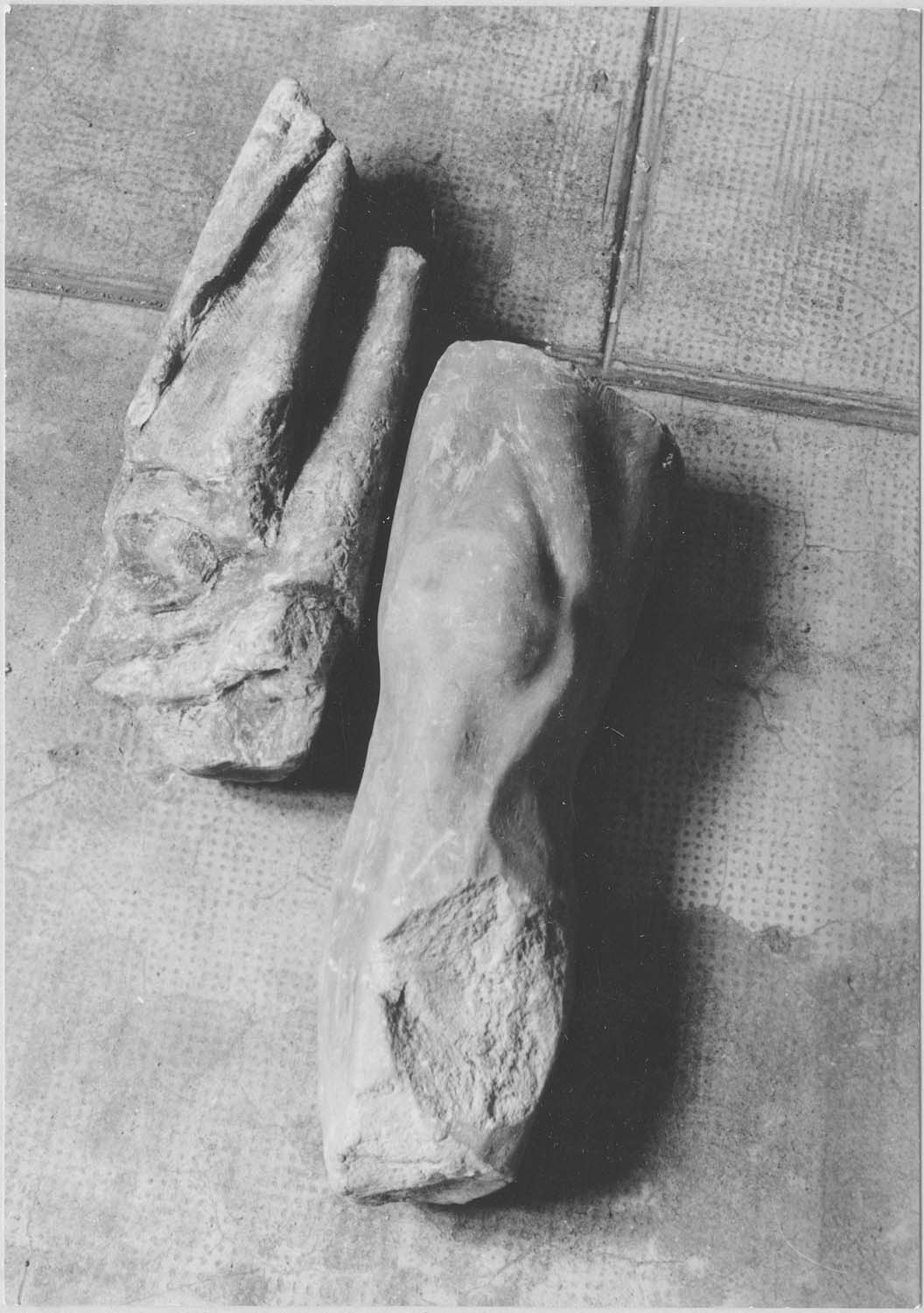 statue : Christ en Croix, détail