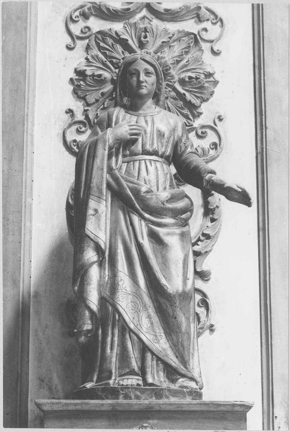 statue (statuette) : saint Elisabeth, vue générale