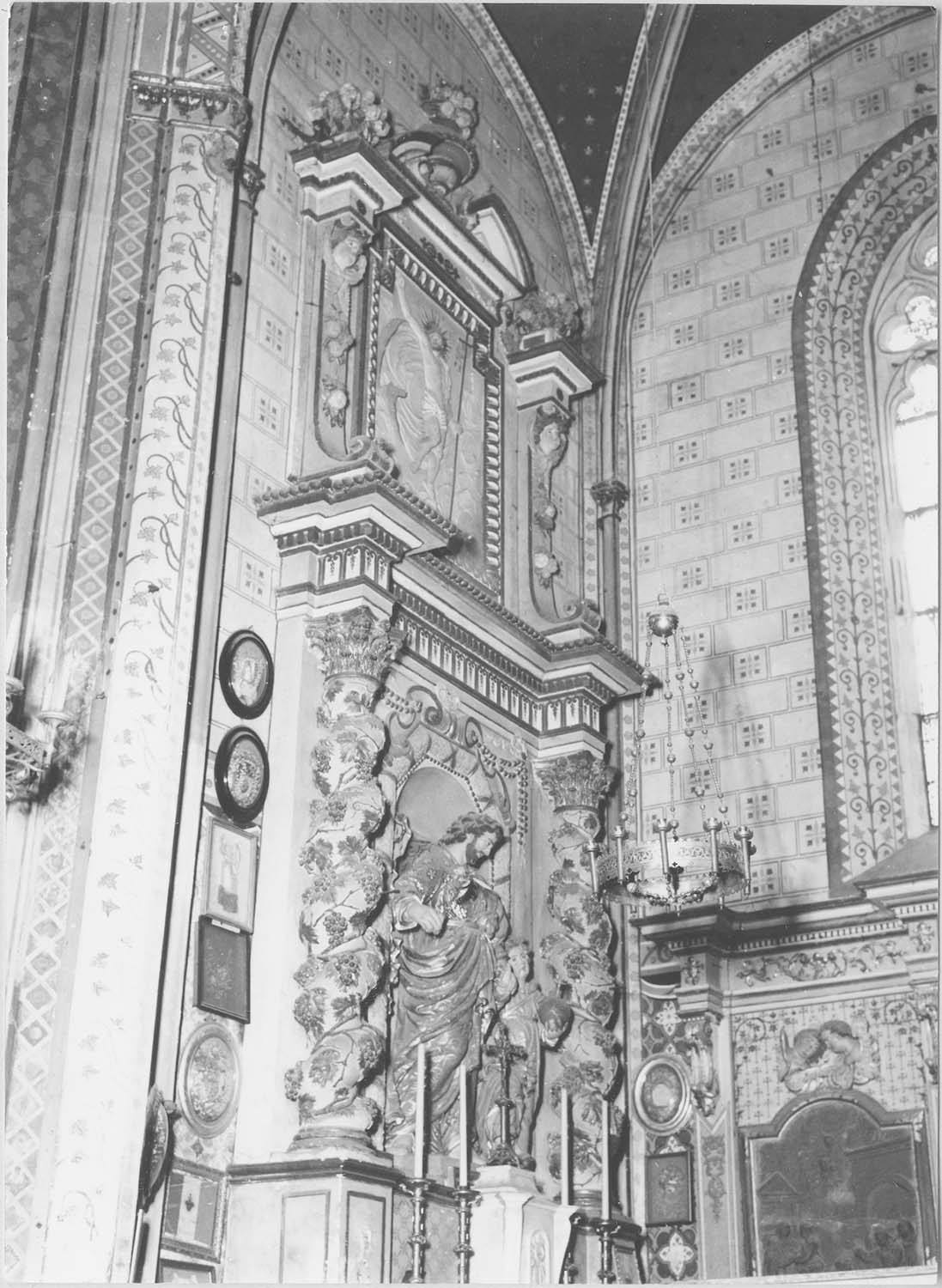 retable, groupe sculpté : saint Joseph et l'Enfant Jésus, vue générale - © Ministère de la Culture (France), Médiathèque du patrimoine et de la photographie, diffusion RMN-GP