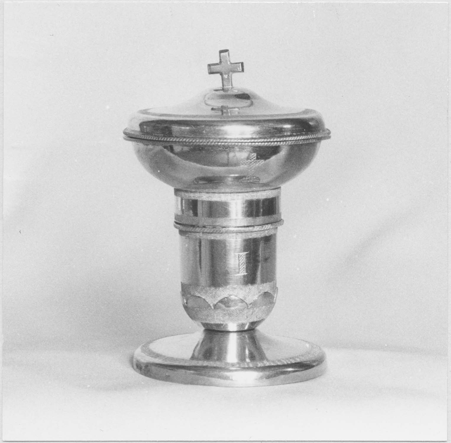 ciboire (pyxide), vue générale - © Ministère de la Culture (France), Médiathèque du patrimoine et de la photographie, diffusion RMN-GP