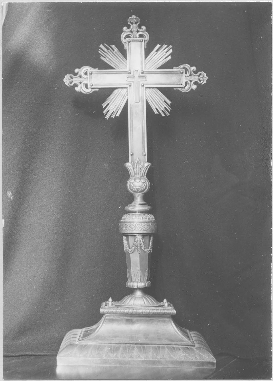 croix-reliquaire de la Vraie Croix, vue générale - © Ministère de la Culture (France), Médiathèque du patrimoine et de la photographie, diffusion RMN-GP