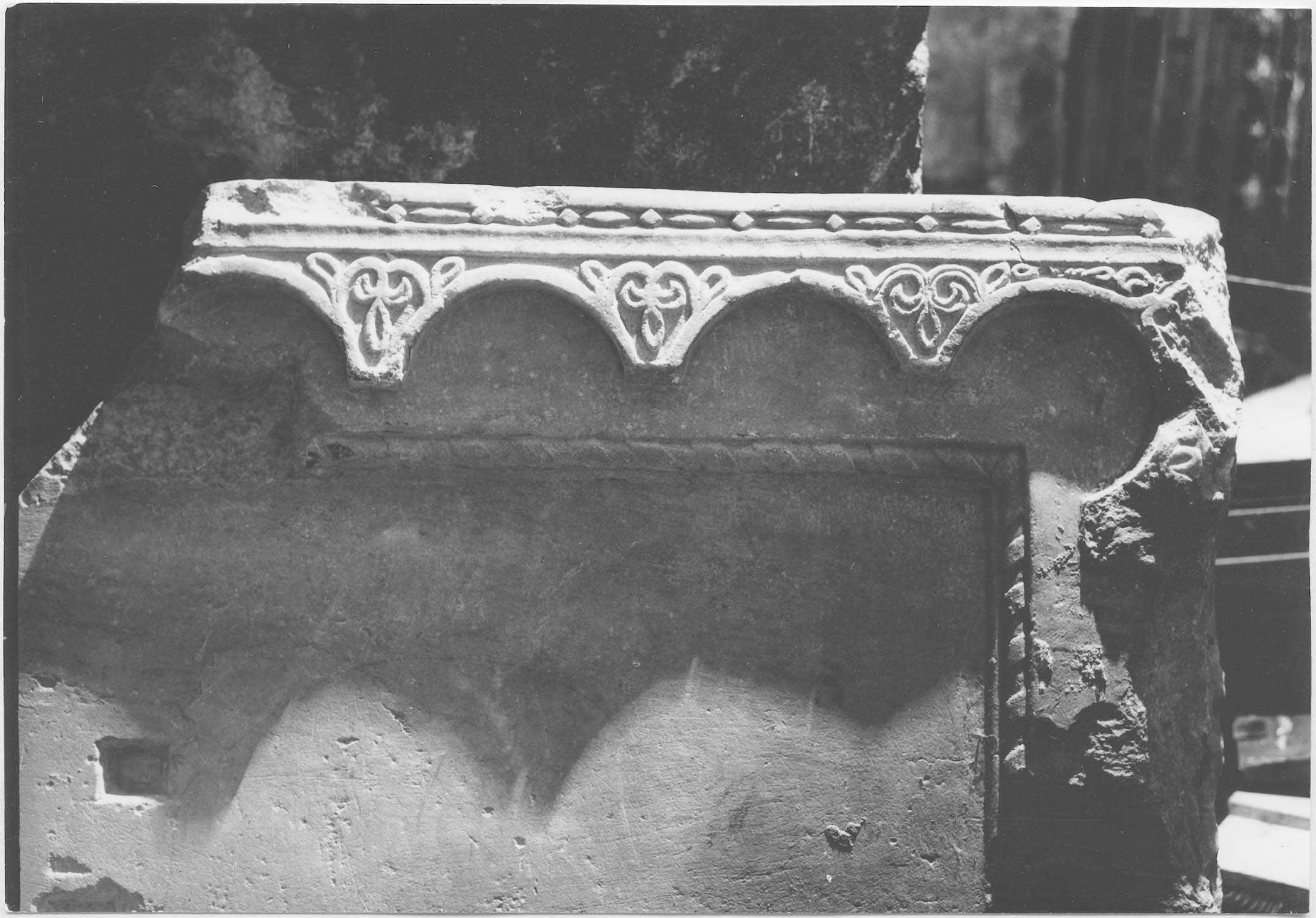 table d'autel (fragment), vue générale - © Ministère de la Culture (France), Médiathèque du patrimoine et de la photographie, diffusion RMN-GP