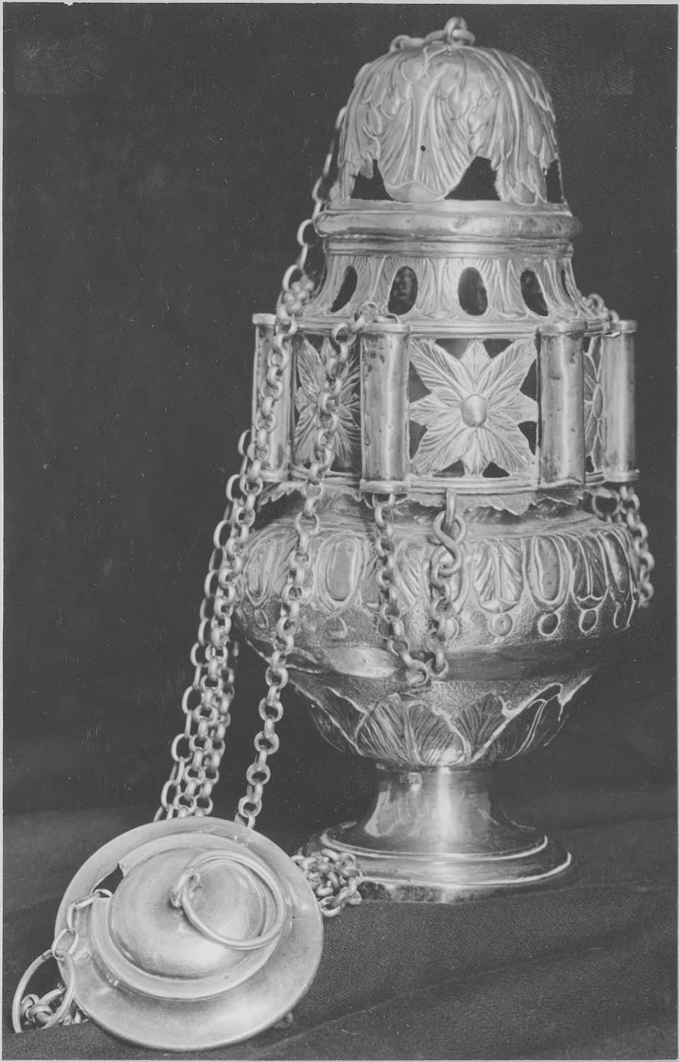 navette et cuiller à encens, vue générale - © Ministère de la Culture (France), Médiathèque du patrimoine et de la photographie, diffusion RMN-GP