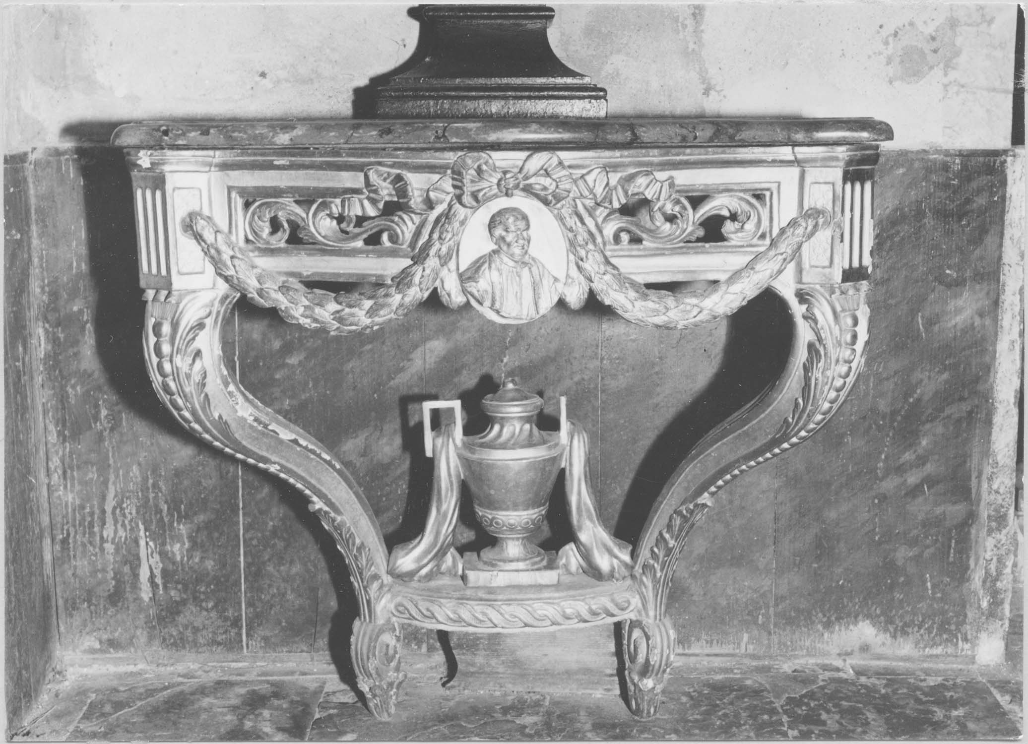crédence, vue générale - © Ministère de la Culture (France), Médiathèque du patrimoine et de la photographie, diffusion RMN-GP