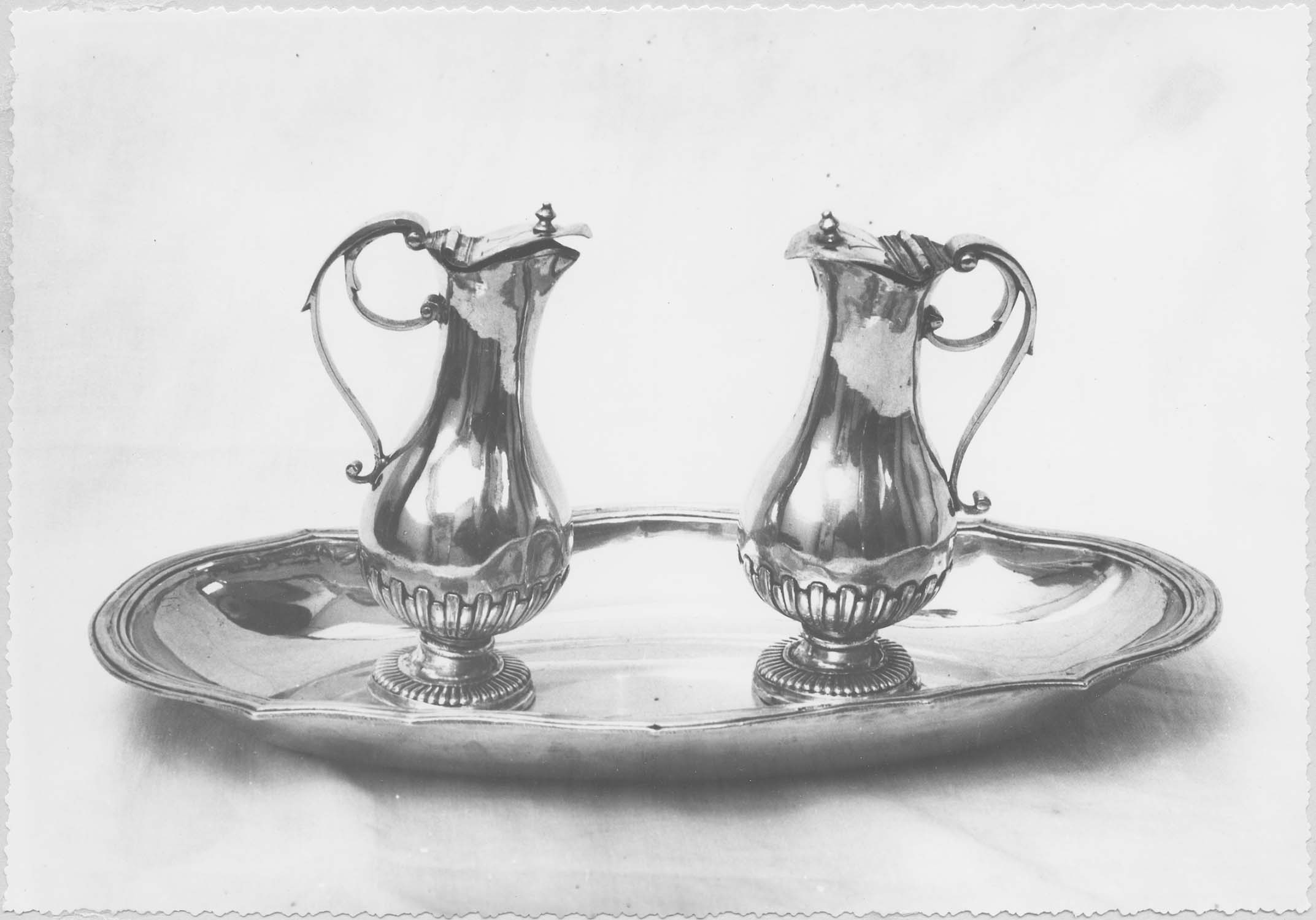 burettes, plateau à burettes, vue générale - © Ministère de la Culture (France), Médiathèque du patrimoine et de la photographie, diffusion RMN-GP