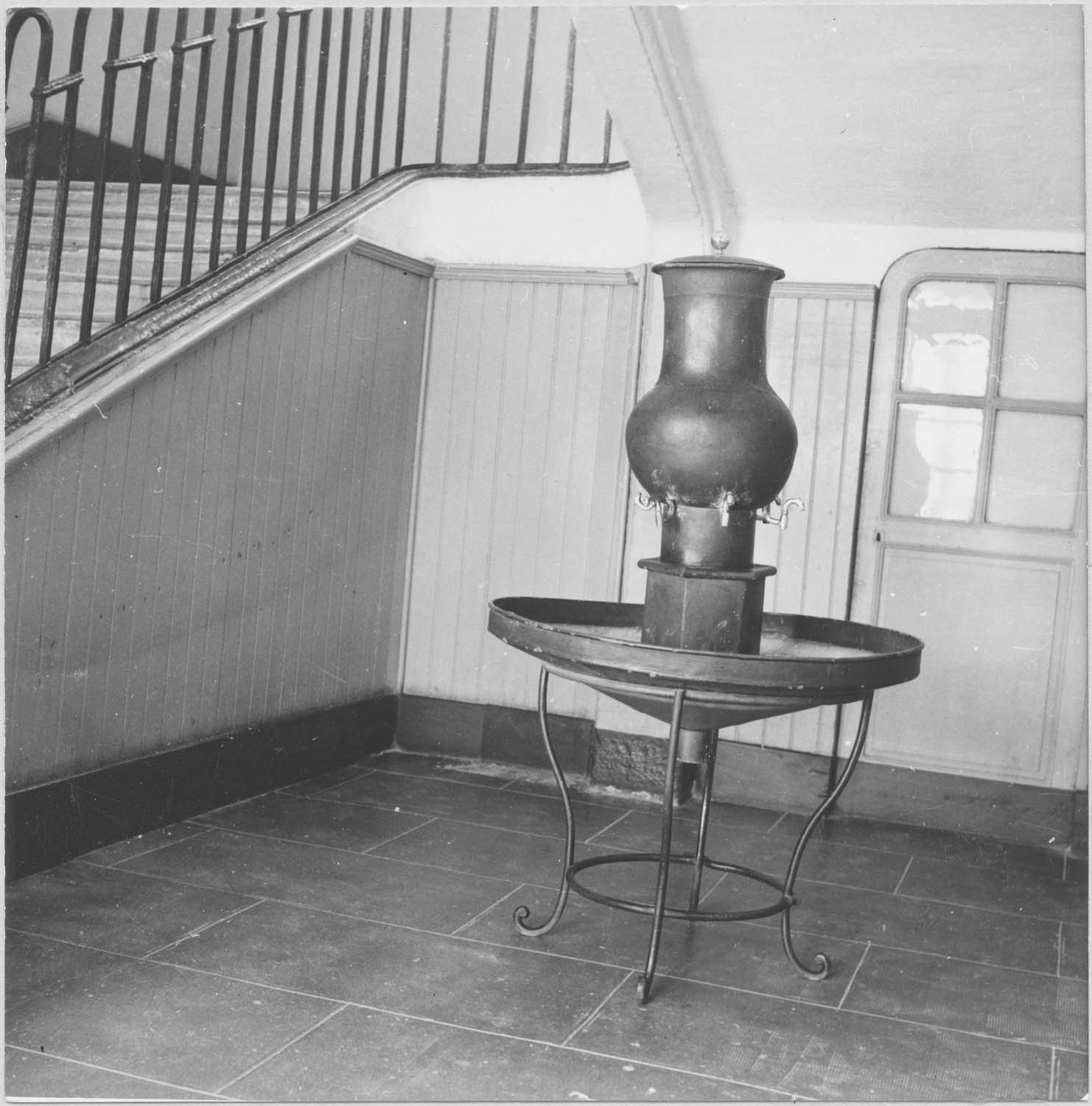 lavabo (fontaine), vue générale - © Ministère de la Culture (France), Médiathèque du patrimoine et de la photographie, diffusion RMN-GP