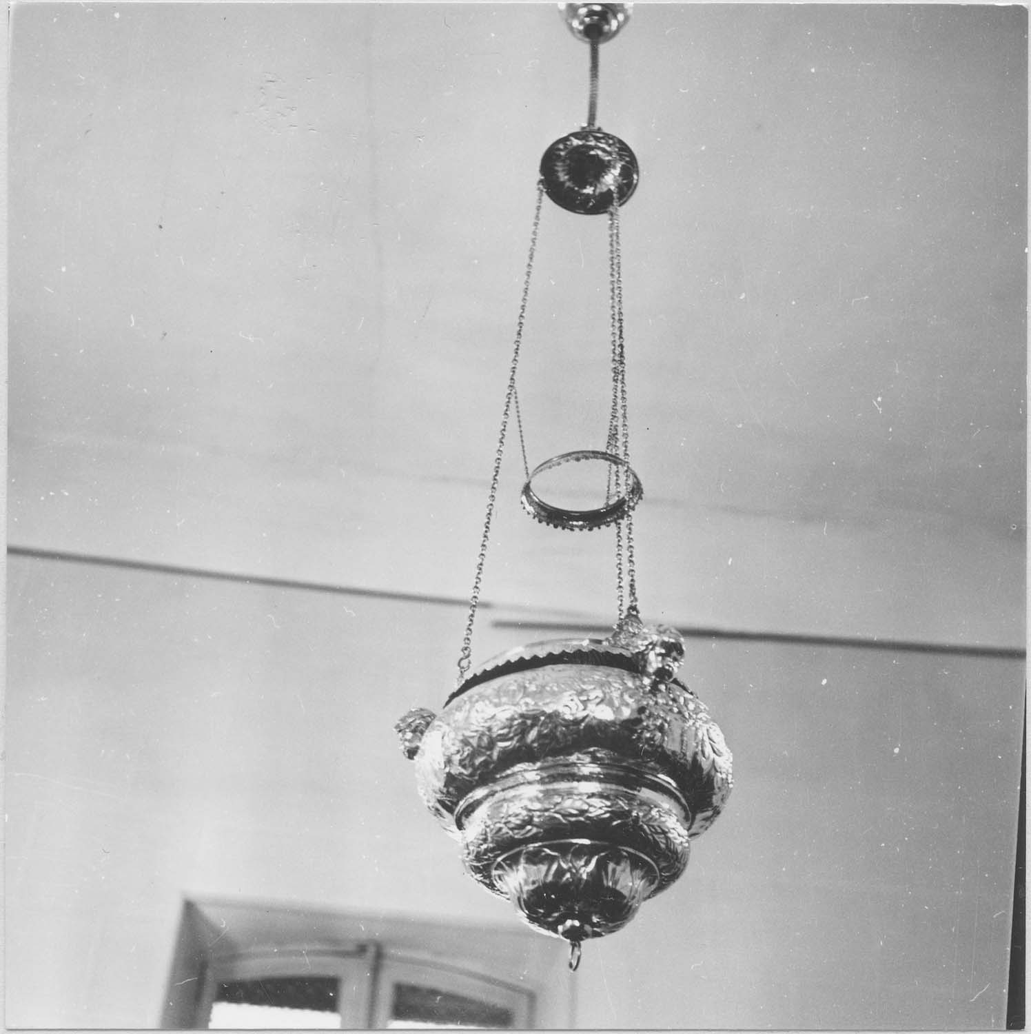 lampe de sanctuaire, vue générale - © Ministère de la Culture (France), Médiathèque du patrimoine et de la photographie, diffusion RMN-GP