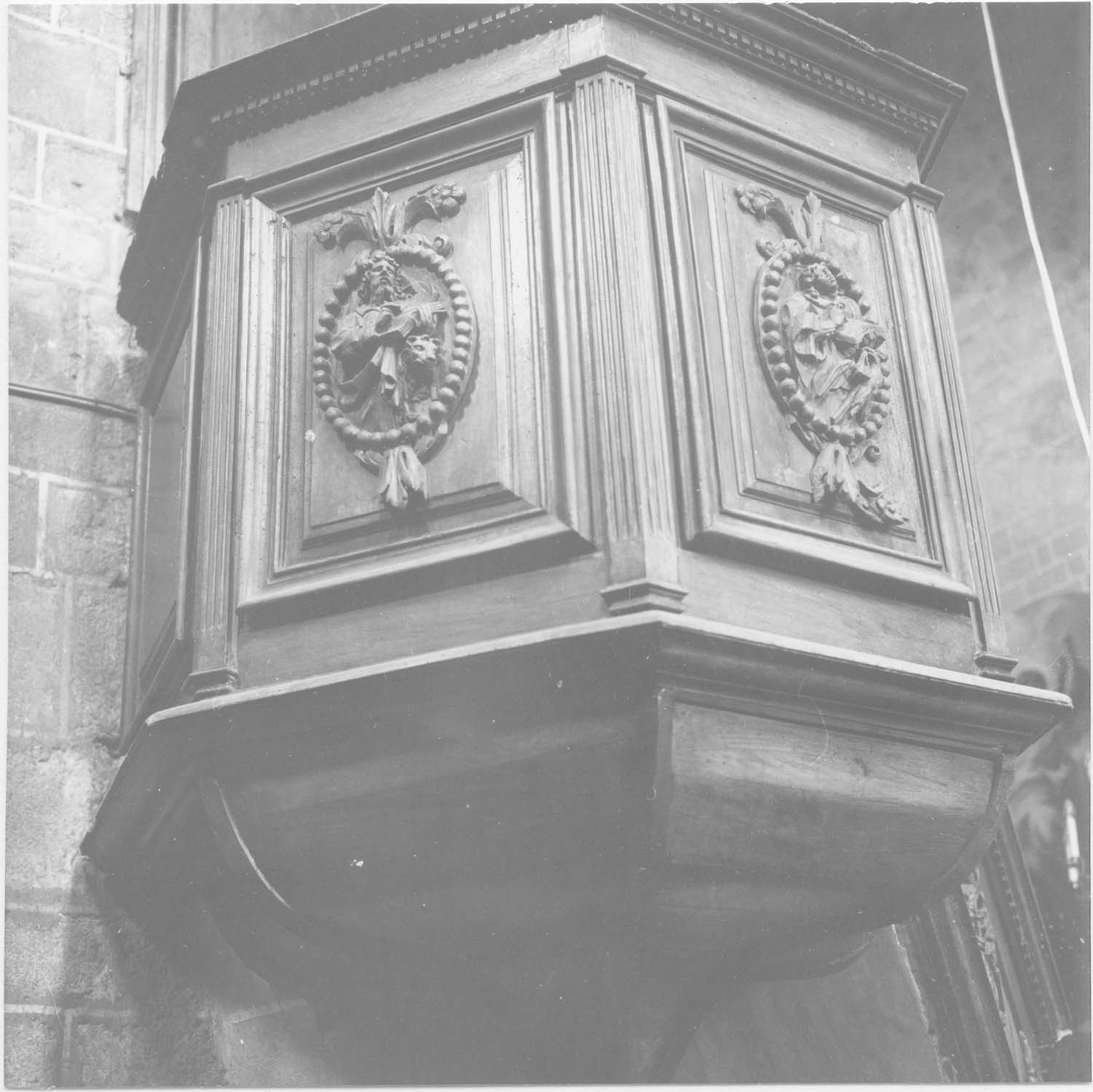 chaire à prêcher, vue générale de la cuve - © Ministère de la Culture (France), Médiathèque du patrimoine et de la photographie, diffusion RMN-GP