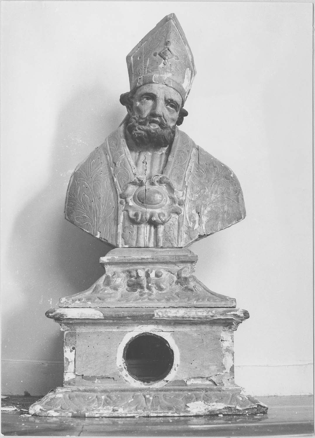 buste-reliquaire : évêque non identifié, vue générale - © Ministère de la Culture (France), Médiathèque du patrimoine et de la photographie, diffusion RMN-GP