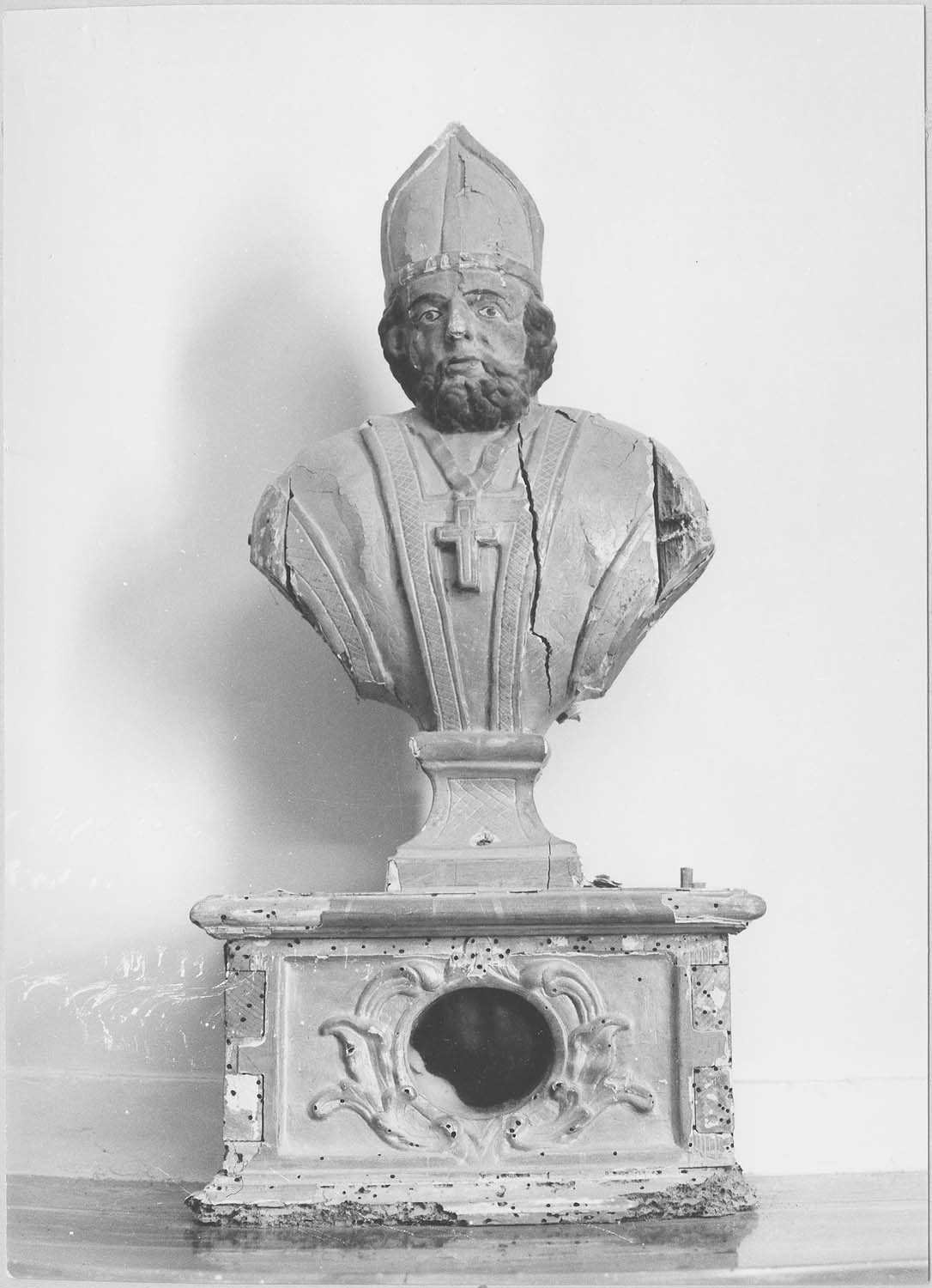 buste-reliquaire : évêque non identifié, vue générale - © Ministère de la Culture (France), Médiathèque du patrimoine et de la photographie, diffusion RMN-GP