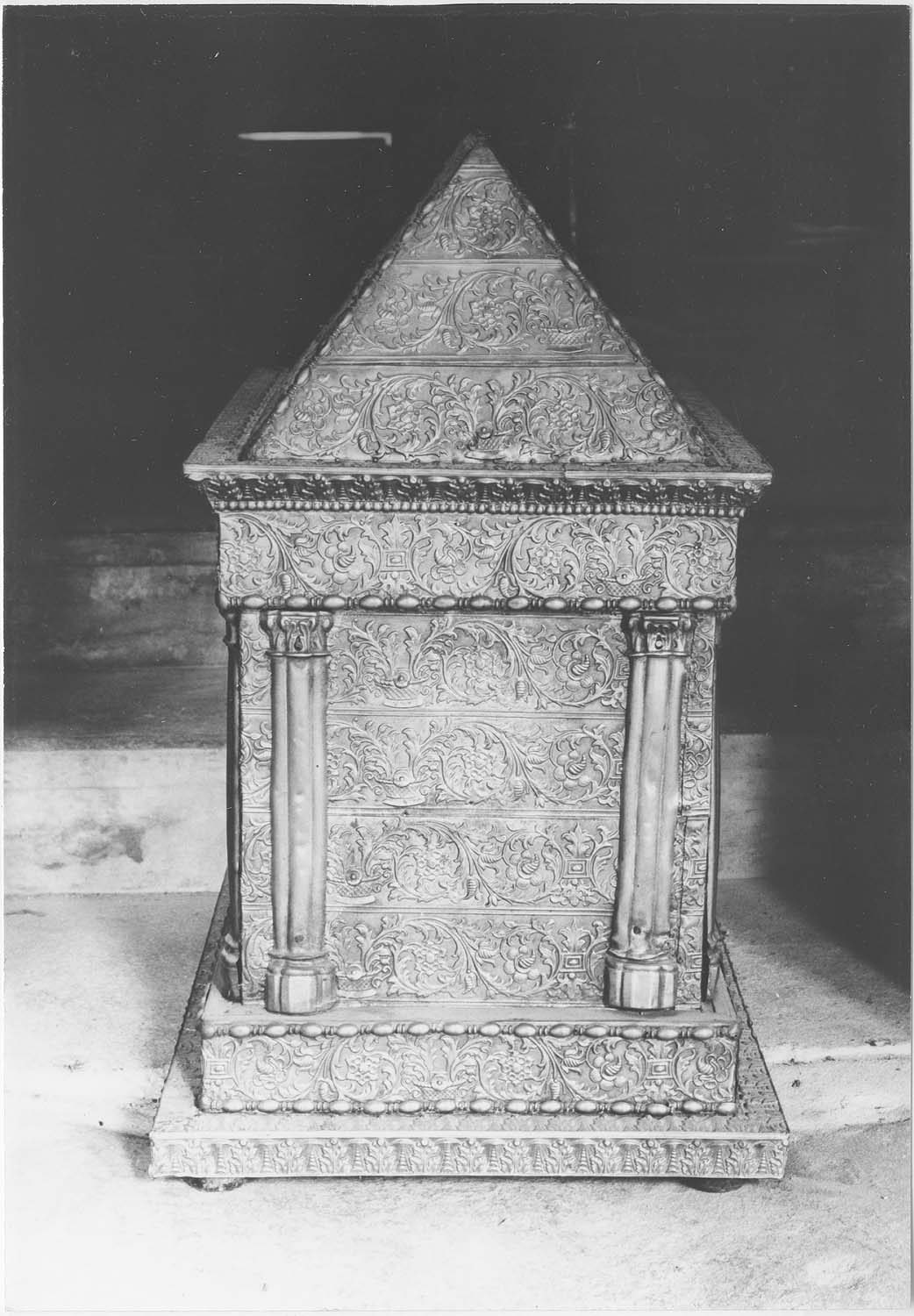 châsse-reliquaire de saint Papoul, vue générale - © Ministère de la Culture (France), Médiathèque du patrimoine et de la photographie, diffusion RMN-GP