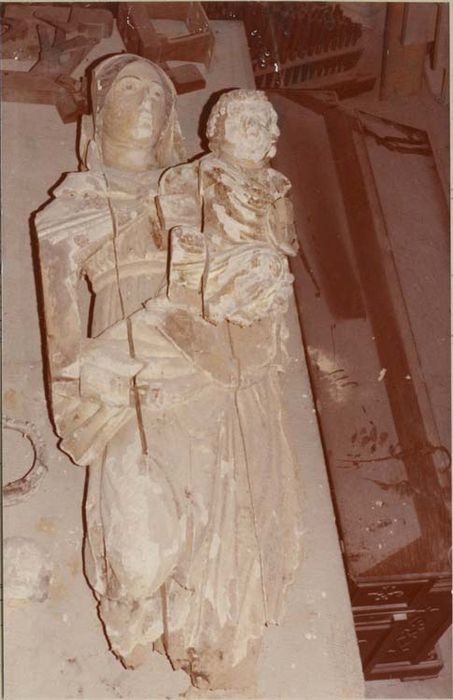 statue : Vierge à l'Enfant