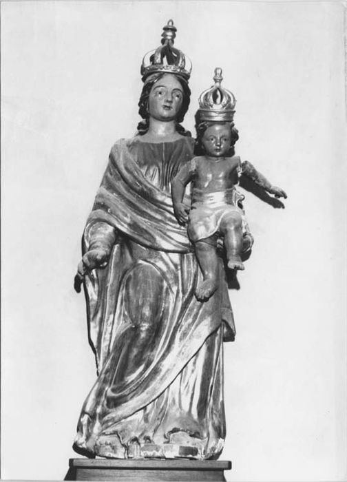 statue : Vierge à l'Enfant