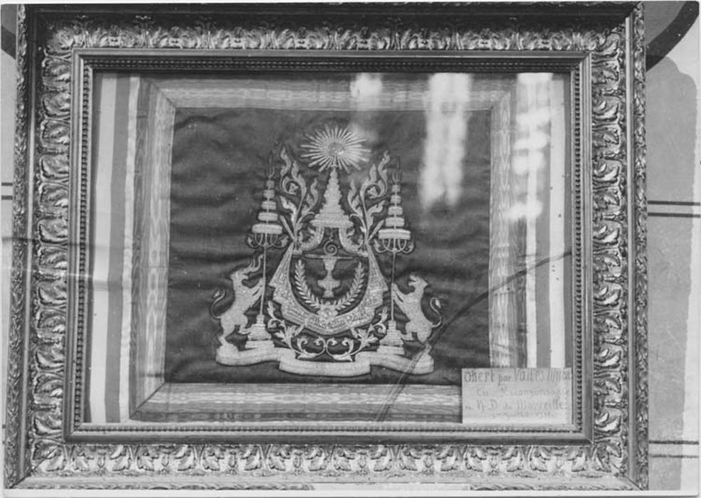 ex-voto et son cadre : Fanion du régiment indochinois - © Ministère de la Culture (France), Médiathèque du patrimoine et de la photographie, diffusion RMN-GP
