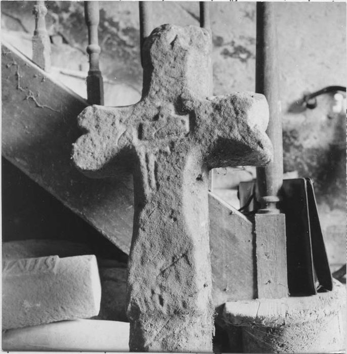 stèle funéraire (croix de sépulture)