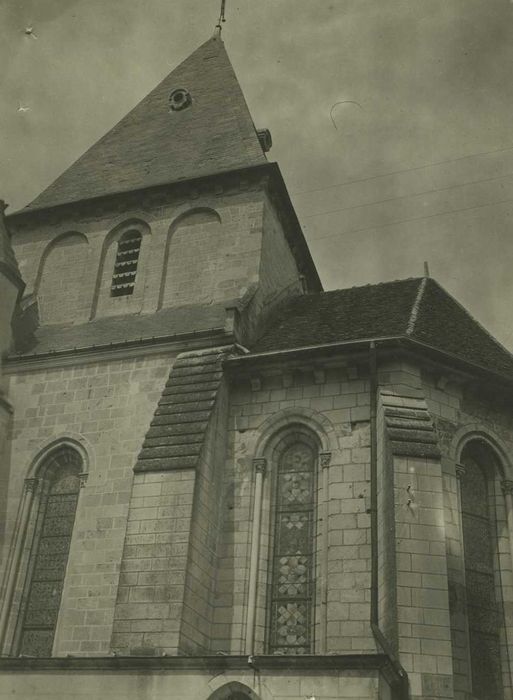 Eglise Saint-Nazaire : Façade latérale sud, vue partielle