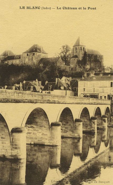 Eglise Saint-Cyran : Vue générale de l’église dans son environnement