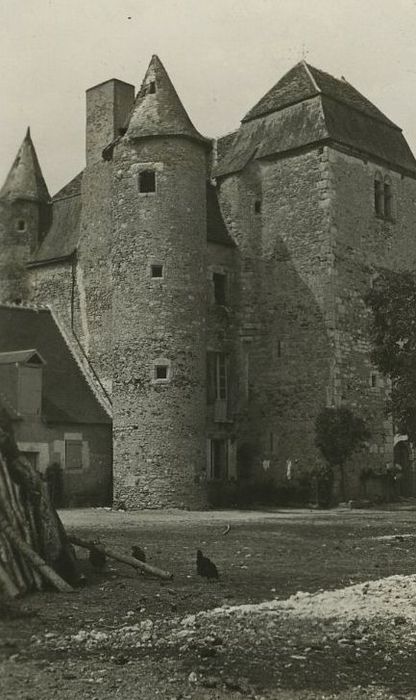 Château de Pouzieux : Ensemble sud-est, vue générale