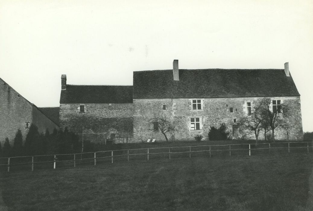 Prieuré Saint-Vincent : Façade sud, vue générale