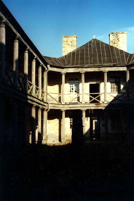 Ancienne prison, cour intérieure, vue générale