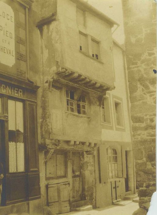 Maison du 17e siècle : façade sur rue, vue générale