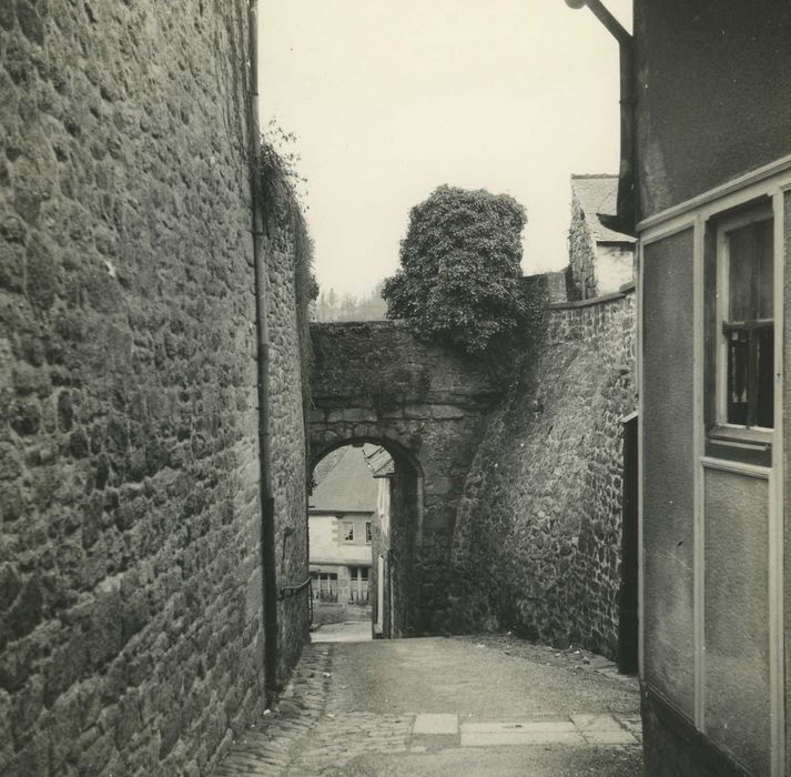 Porte du Faubourg Saint-Jean, ou Poterne Saint-Jean : vue générale