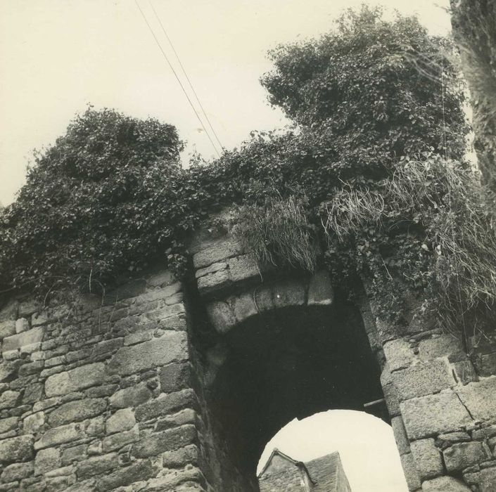 Porte du Faubourg Saint-Jean, ou Poterne Saint-Jean : vue partielle