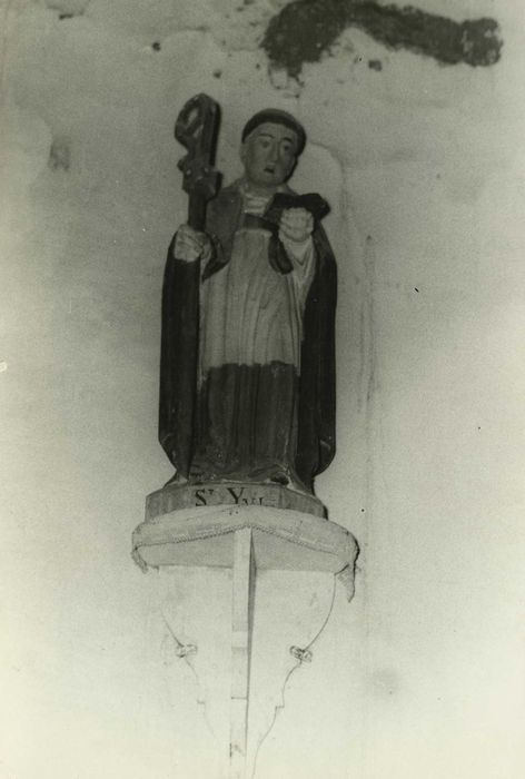 statue : Saint Yves